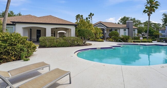 Building Photo - Lakes at North Port Apartments