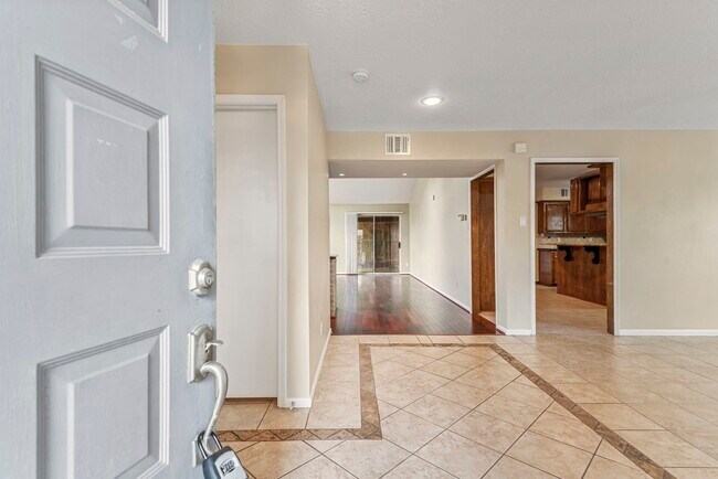 Foto del edificio - 3218 Freshmeadows Dr