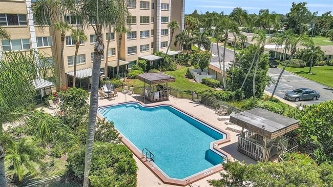 Foto del edificio - 8950 Park Blvd