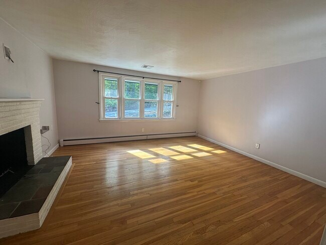 Foto del edificio - 242-244-244 Highland St