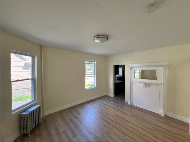 Building Photo - 22 Woronoco Ave