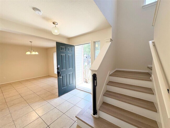 Building Photo - 1101 Wood Creek Dr