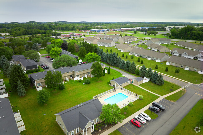 Building Photo - Collett Woods Townhouses