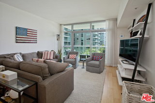 Foto del edificio - 13700 Marina Pointe Dr