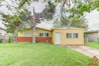 Building Photo - 1436 NW Ozmun Ave