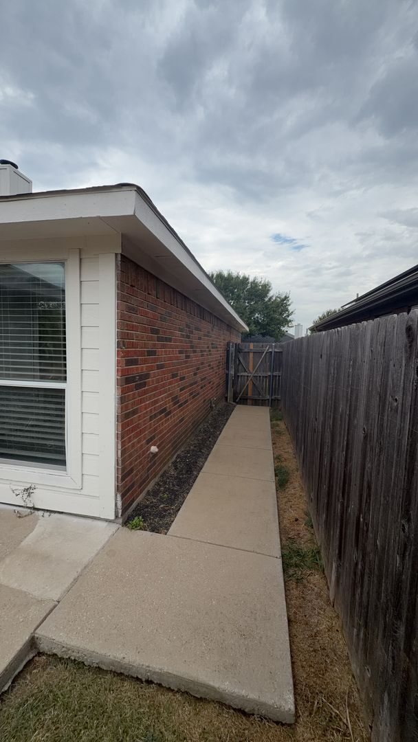 Building Photo - 10504 Aransas Dr