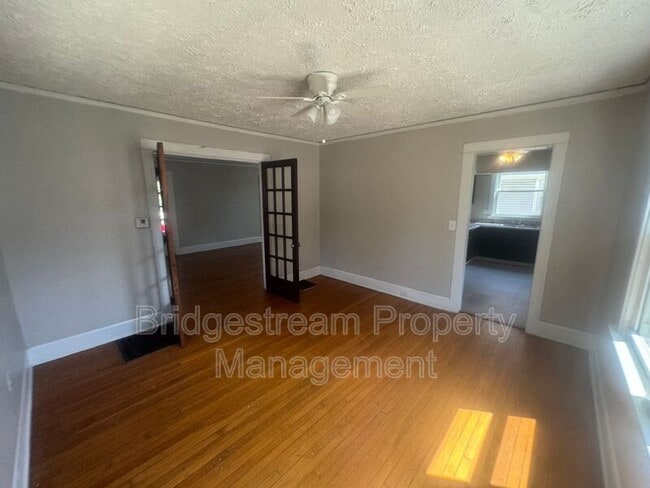 Foto del edificio - 144 W Parkwood Dr