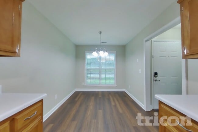 Building Photo - 2905 Haddox Pl