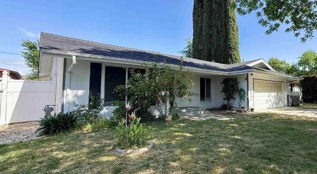 Primary Photo - 2972 Bedford Dr