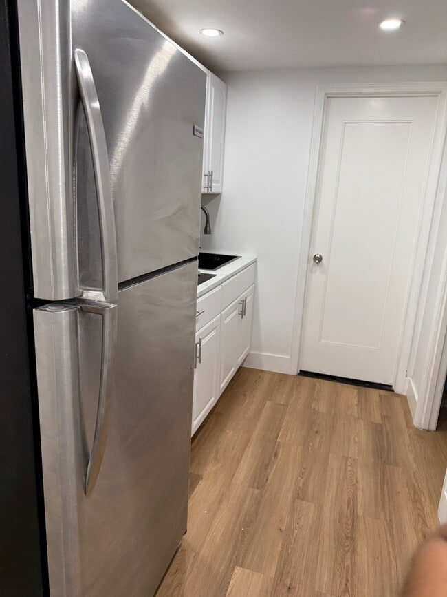 Building Photo - 10XX E 230th St