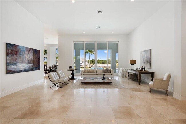 Foto del edificio - 15691 Sunnyland Ln
