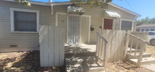 Building Photo - MEL110