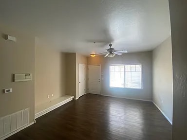 Building Photo - 525 N Miller Rd