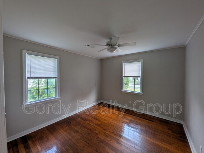 Building Photo - 4459 Broad St