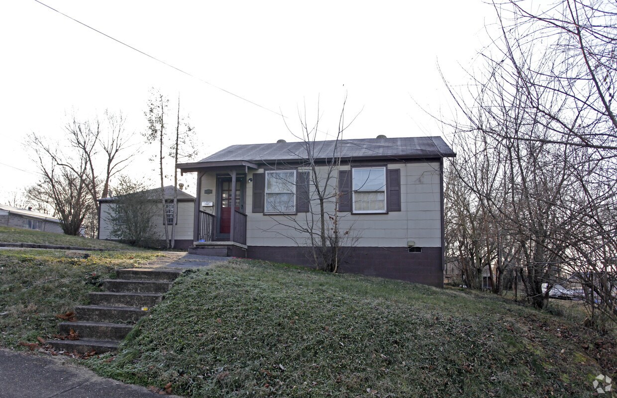 Building Photo - 1410-1418 Chicago Ave