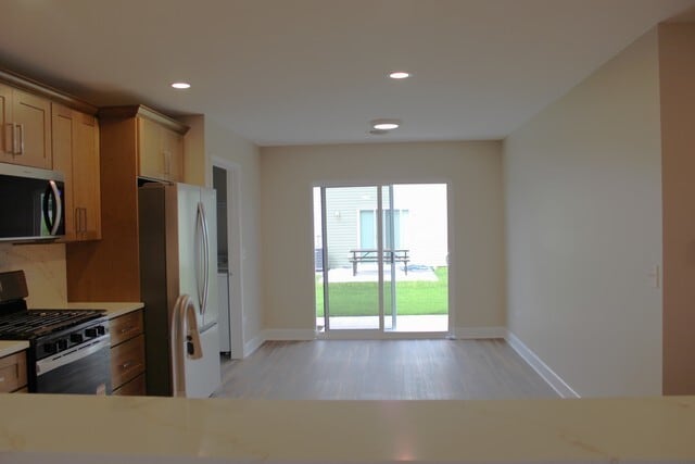 Building Photo - 518 Carriage Ct