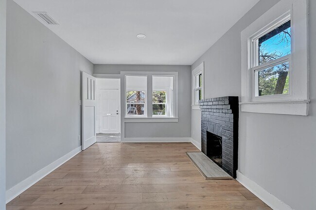 Foto del edificio - 1863 W 29th St