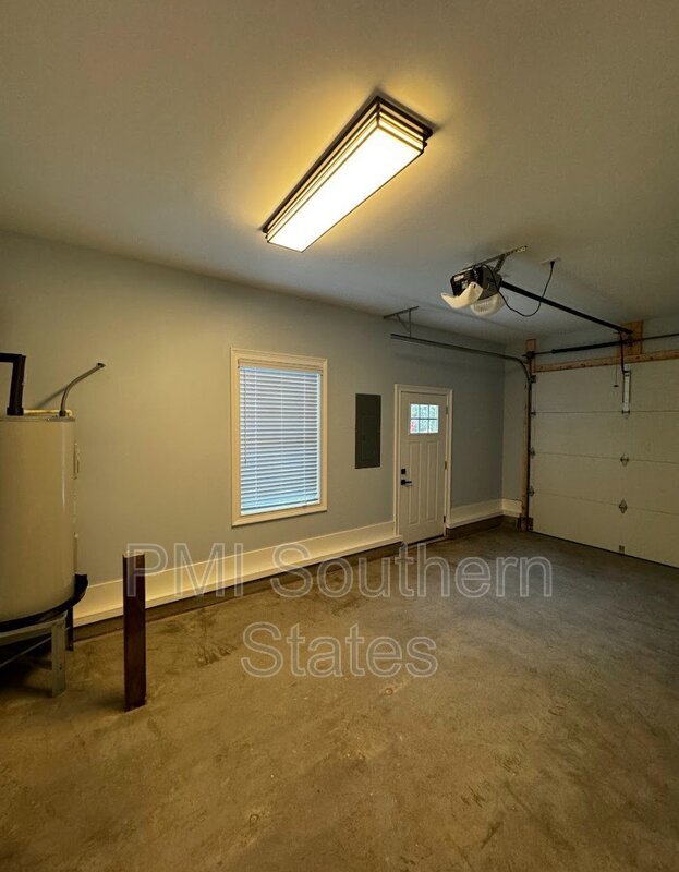 Building Photo - 103 Jones Ave