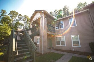 Building Photo - 1100 Greentree Ct
