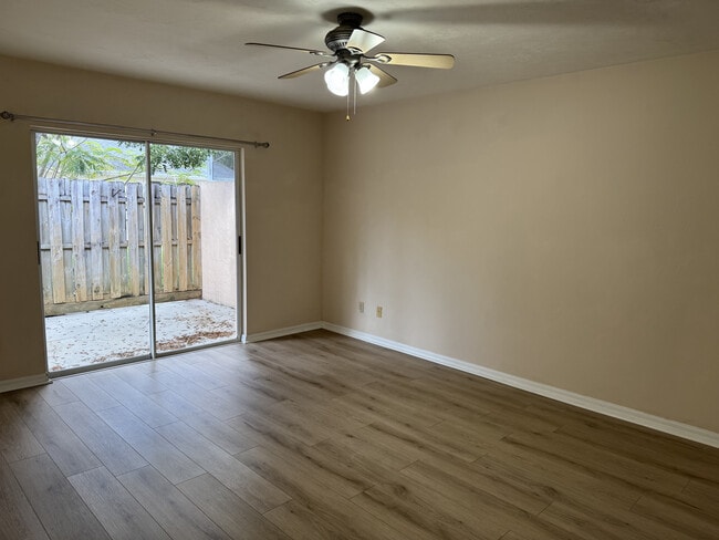 Building Photo - 12303 Londonderry Ln