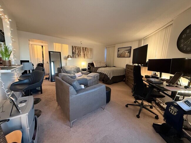Foto del edificio - 3660 N Lake Shore Dr