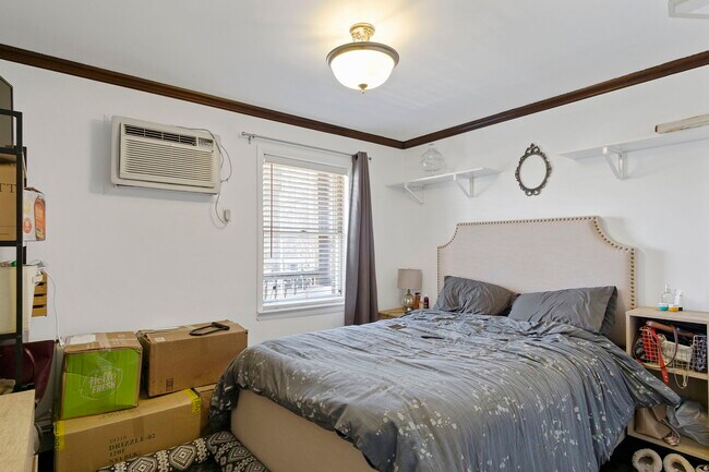 Building Photo - 116 Adams St