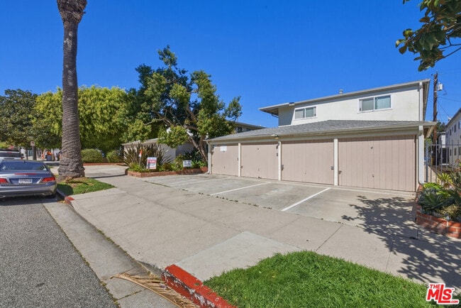 Building Photo - 1427 9th St