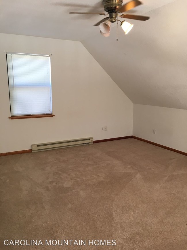 Building Photo - 272 Boyd Ridge Dr