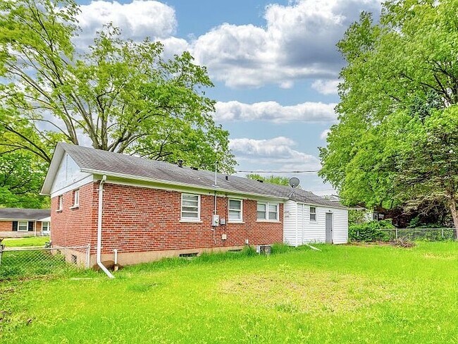 Building Photo - 4469 Mohegan Dr