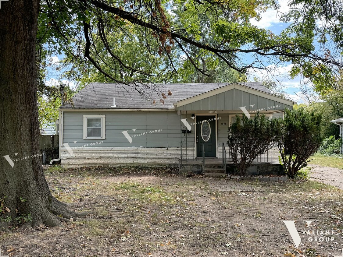 Primary Photo - Cozy Three-Bedroom, Two-Bathroom Ranch-Sty...