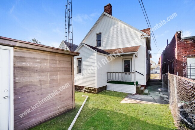 Building Photo - 6-Bedroom Home with Detached Garage
