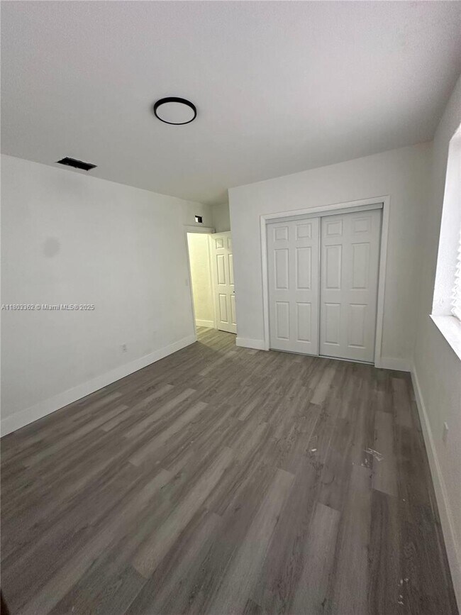 Foto del edificio - 3 bedroom in Miami FL 33147