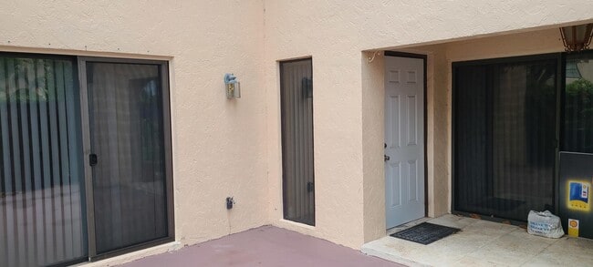 Foto del edificio - 6274 Seven Springs Blvd