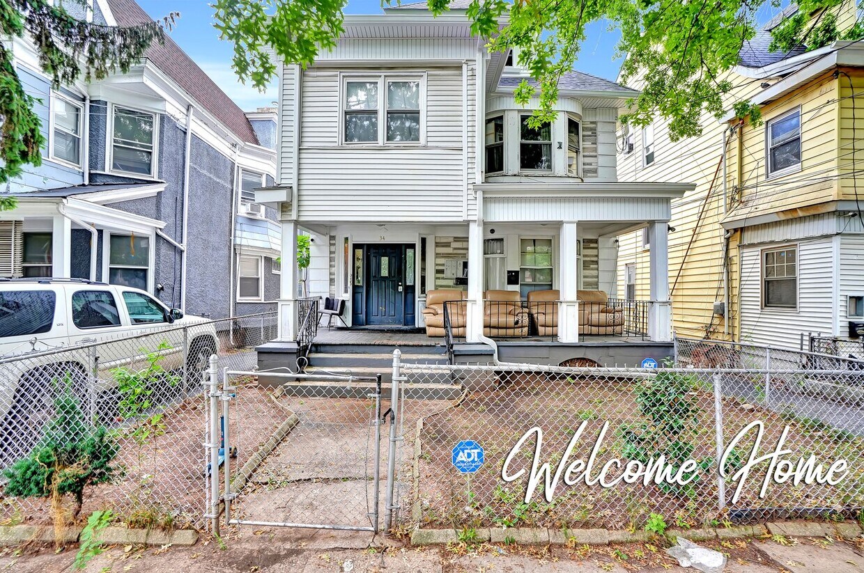 Primary Photo - 32-34 Farley Ave