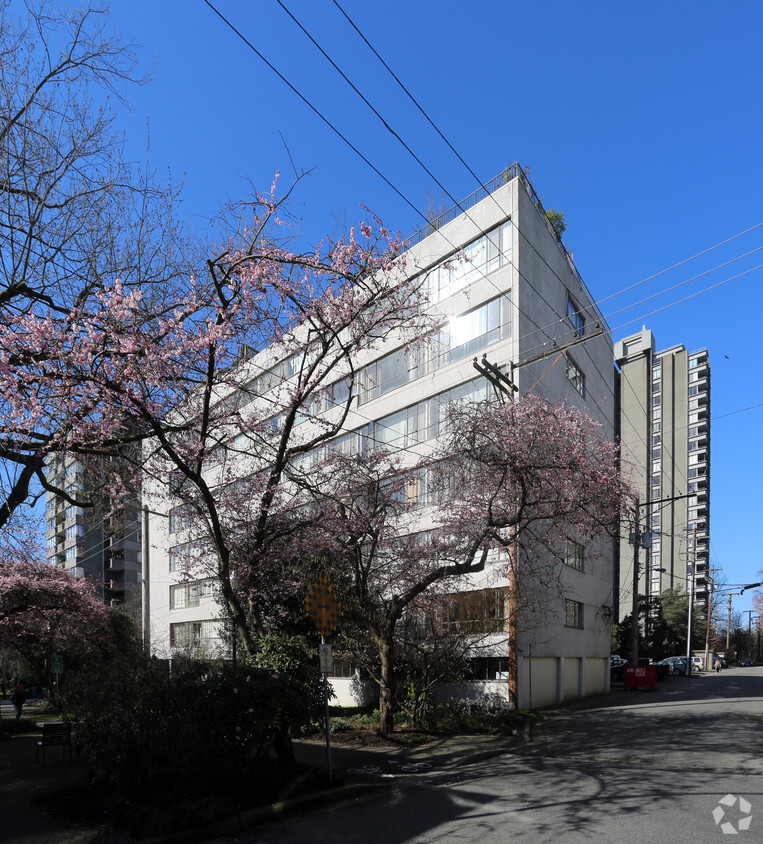 Building Photo - The Residency