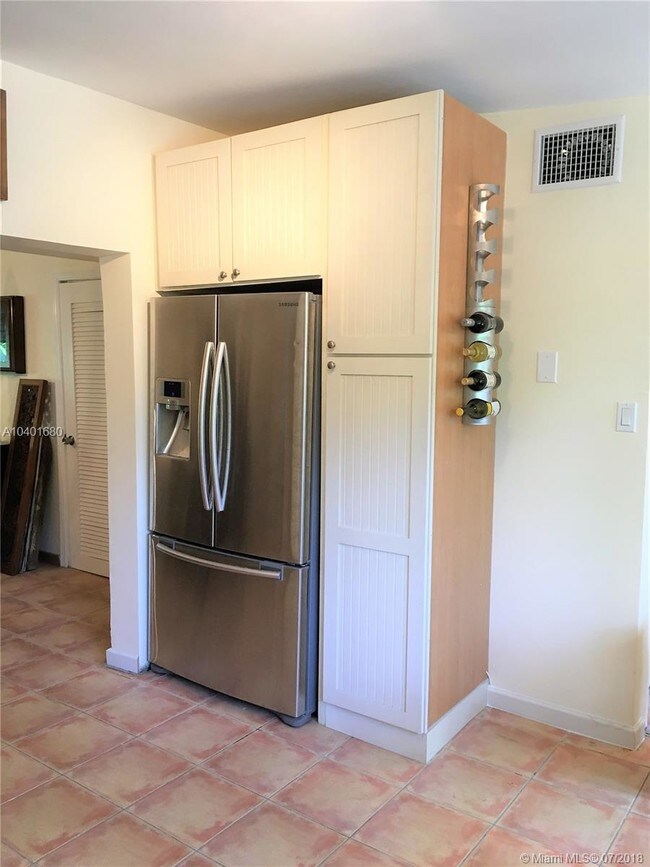 Foto del edificio - 374 N Biscayne River Dr