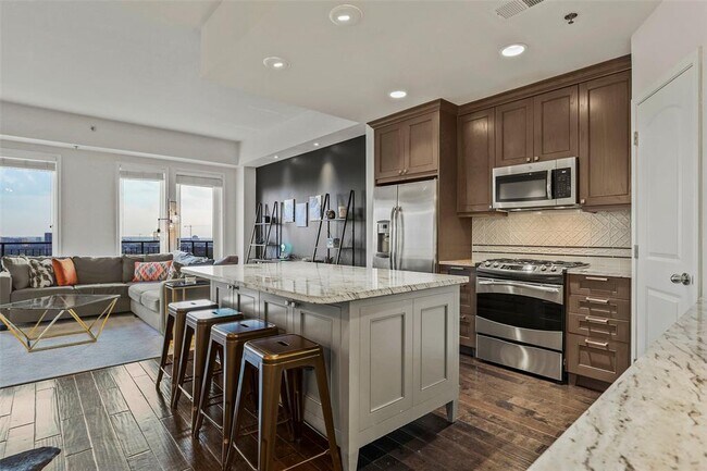 Foto del edificio - 4611 Travis St