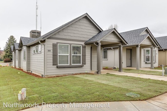 1048 S 2nd St Cottage Grove Or 97424 House For Rent In Cottage