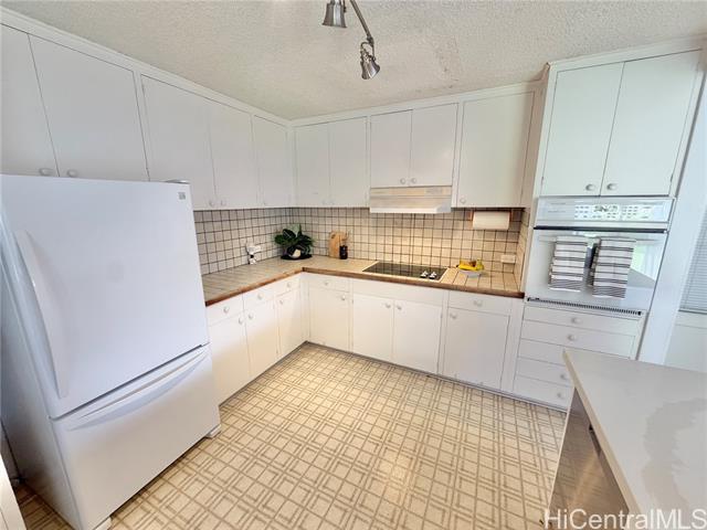 Building Photo - 4722 Likini St