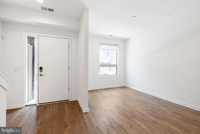 Foto del edificio - 3126 Pierview Ln