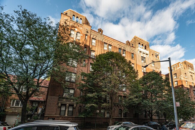 Foto del edificio - 3534 84th St