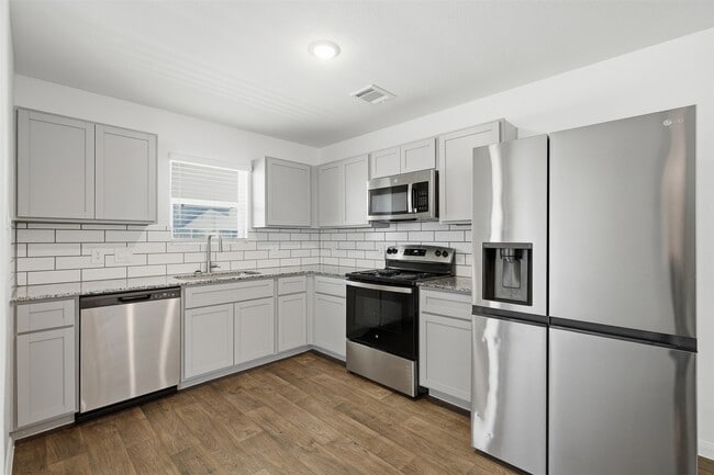 Building Photo - 16467 Jasmine Marie Pl