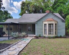 Building Photo - 2530 Girard St