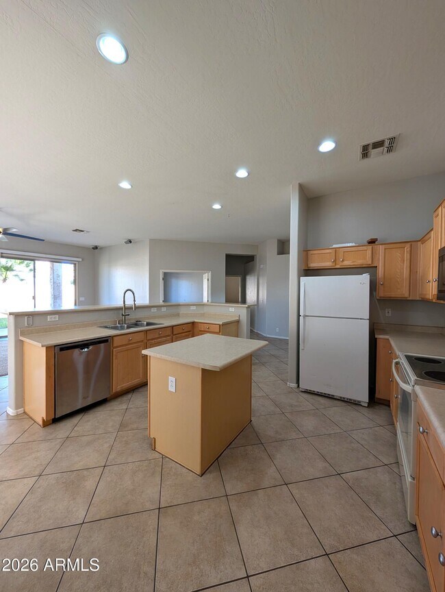 Foto del edificio - 2224 E Detroit St