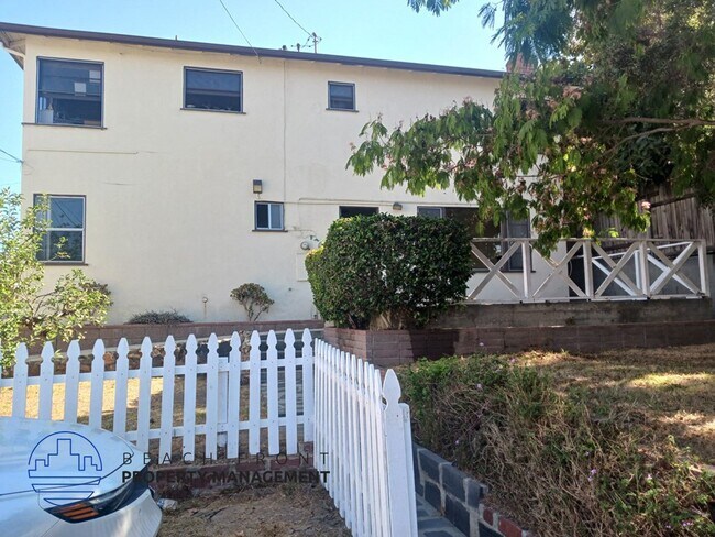 Building Photo - 2609 Voorhees Ave.