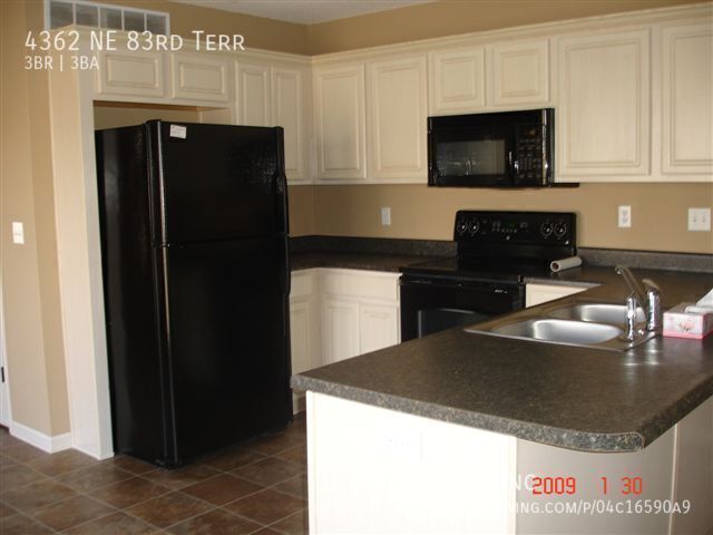 Foto del edificio - 4362 NE 83rd Terrace