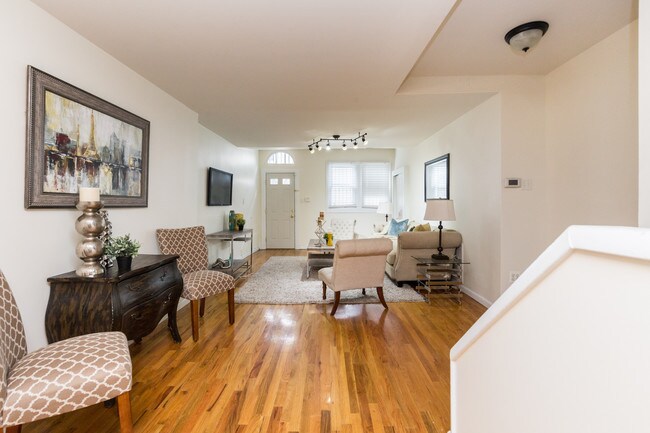 Foto del edificio - 1641 Waverly St