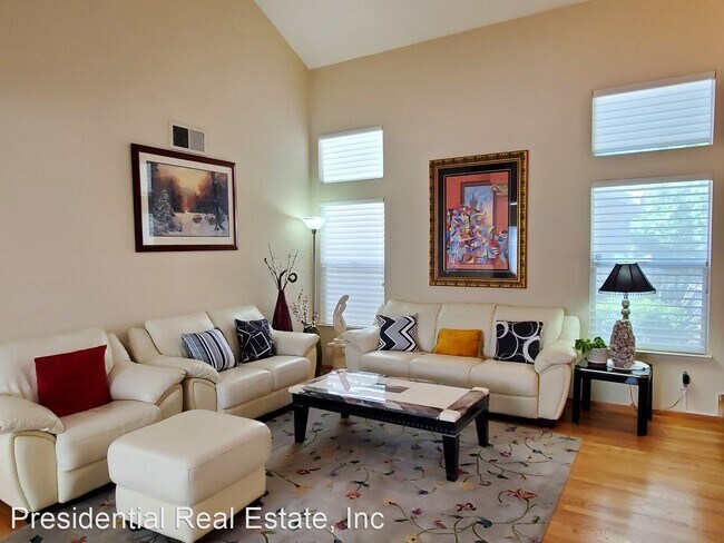 Building Photo - 4 br, 3 bath House - 11761 Sierra Spring C...