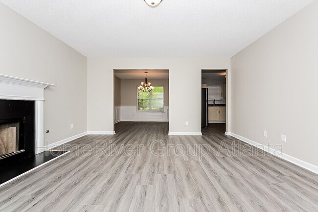 Building Photo - 125 Edison Dr