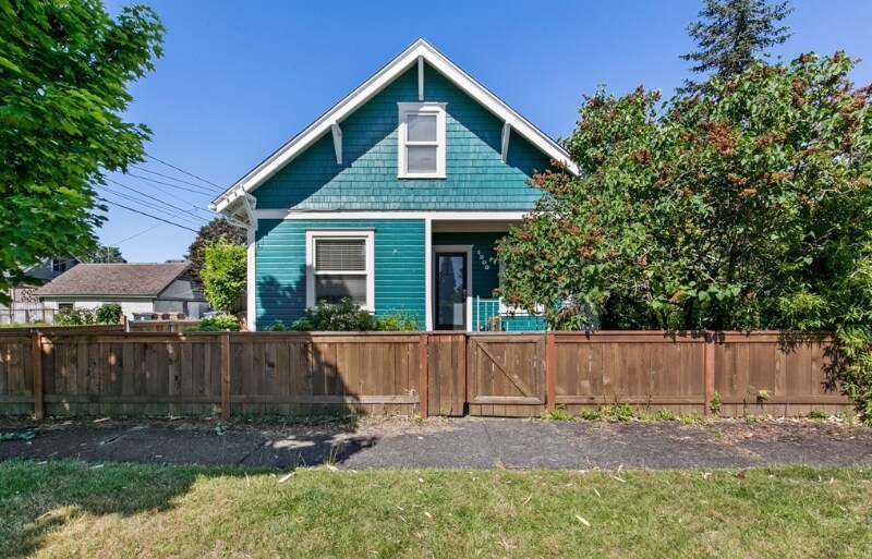 1208 S Oakes St, WA 98405 House Rental in WA